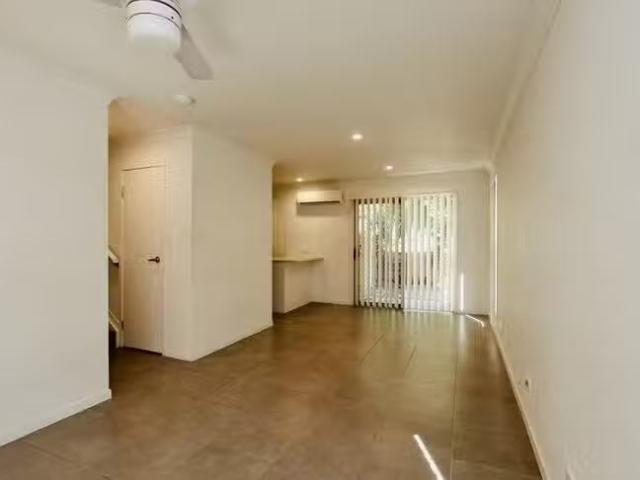 New 8/12 14 Juers Street, Kingston, QLD 4114