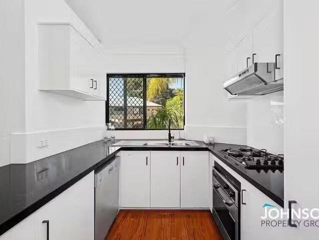 Charming 8/13 Jersey Street, Jolimont, WA 6014