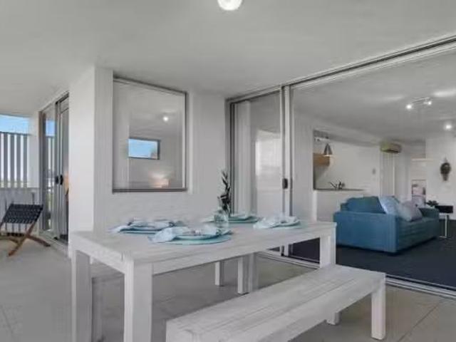 Cheap 8/16 Grosvenor Road, Indooroopilly, QLD 4068