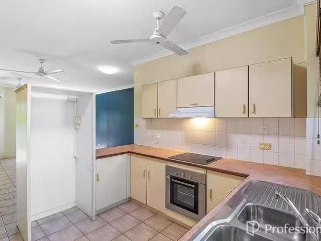 Charming 8/16 Winkworth Street, Bungalow, QLD 4870