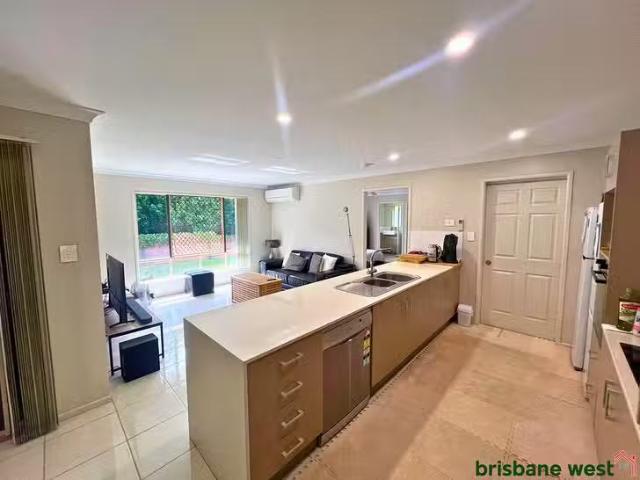 Deal! 81 Church Road, Bellbowrie, QLD 4070