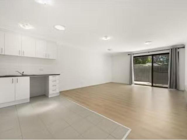 Charming 82 Tay Street, WATSON House for rent Listed by Judy.