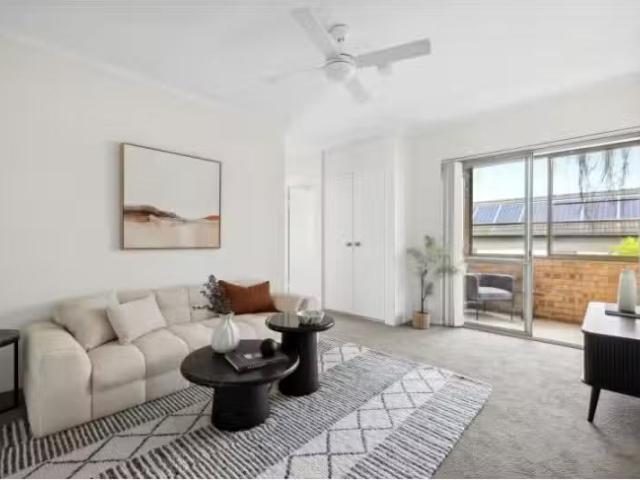 Rental! 8/347 Annandale Street, Annandale Apartment for rent.