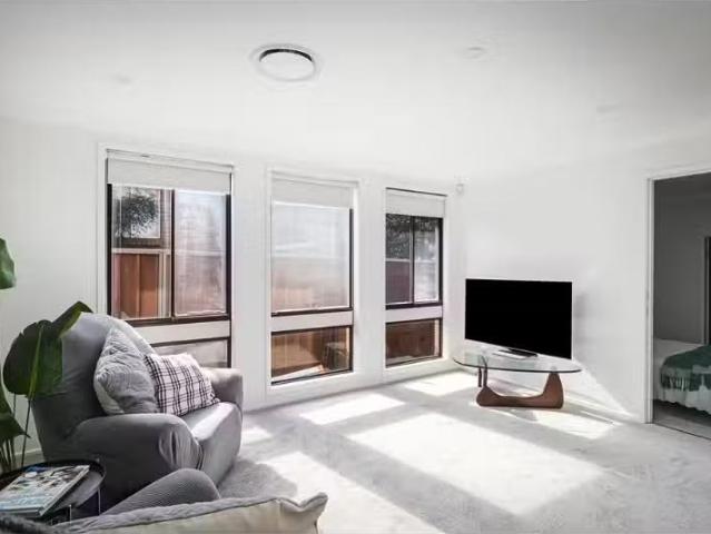 Nice 87 Isaac Smith Parade, Kings Langley House for rent List.