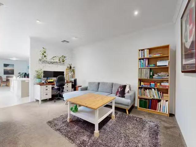 Deal! 87 Shepperton Drive, Butler, WA 6036