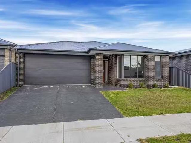 Unique 84 Verdale Drive, Alfredton, VIC 3350