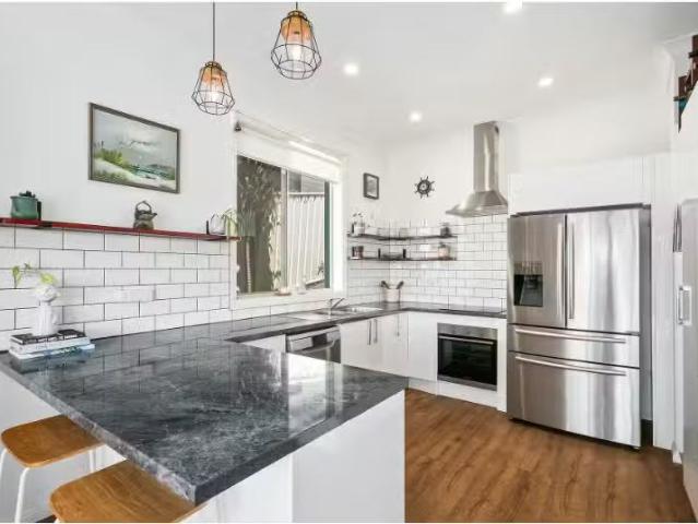 Cheap 84 Barina Avenue, LAKE HEIGHTS House for rent Listed by.