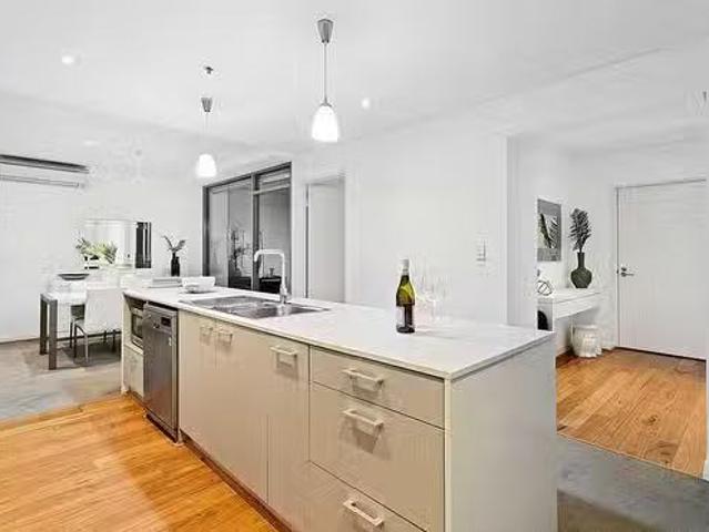 Cozy 85/580 Hay Street, Perth, WA 6000