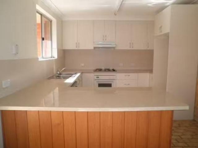 Cheap 8/55 Willow Drive, MOSS VALE Apartment for rent Listed.