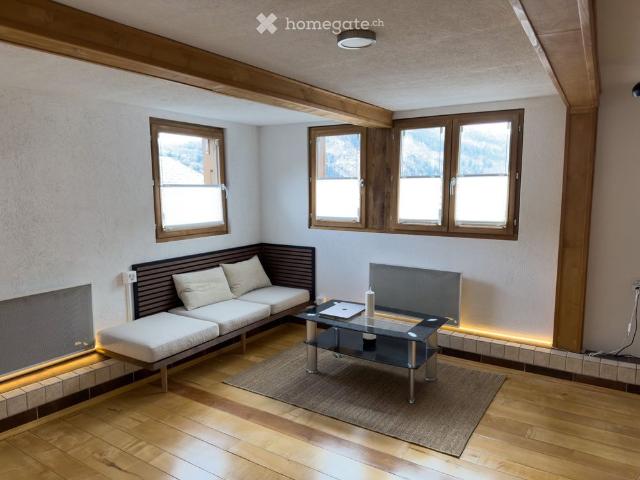 Charming 85 m² Chalet Apartment with Balcony