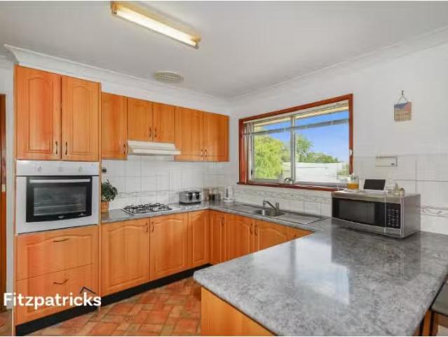 Rental! 86 Raye Street, Tolland House for rent Listed by Rent.