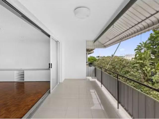 Cheap 8/835 Brunswick Street, NEW FARM Apartment for rent Lis.