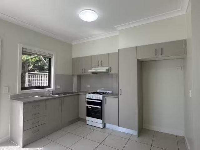 Cozy 88 Rowe Drive, POTTS HILL Townhouse for rent Listed by L.