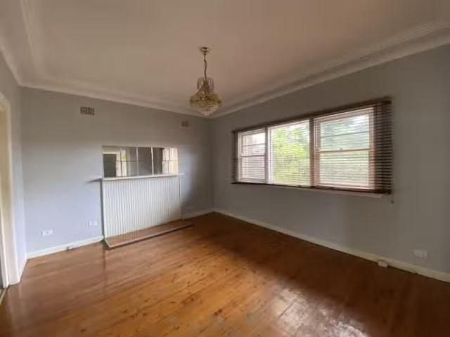 Cheap 899 The Horsley Drive, SMITHFIELD House for rent Listed.