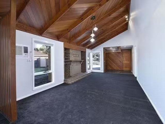 Deal! 89 Muirfield Drive, Sunbury, VIC 3429