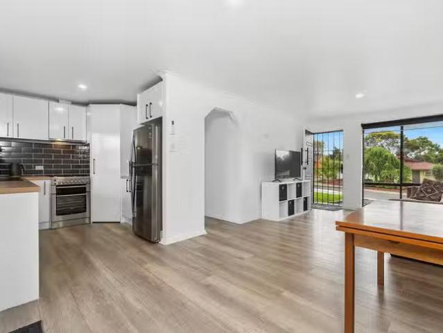 Nice 8 Melfort Road, Huntfield Heights, SA 5163