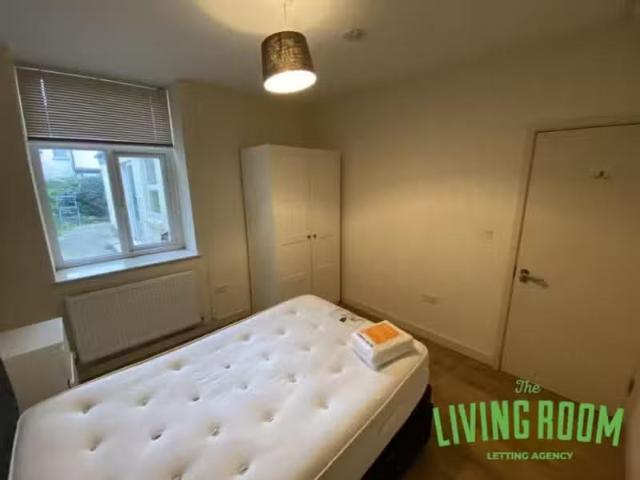 Cozy 8 bedroom house share for rent in Keppoch Street,, Cardi.