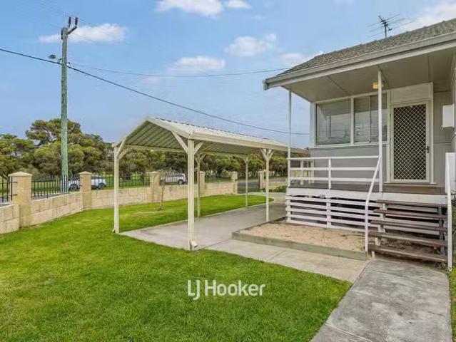 Nice 8 Belcher Street, Carey Park, WA 6230
