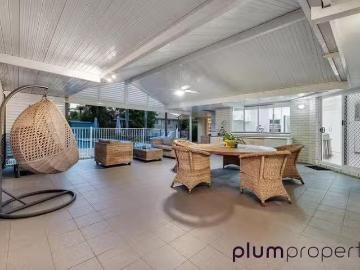 Just in! 8 Blackbutt Place, Brookfield, QLD 4069
