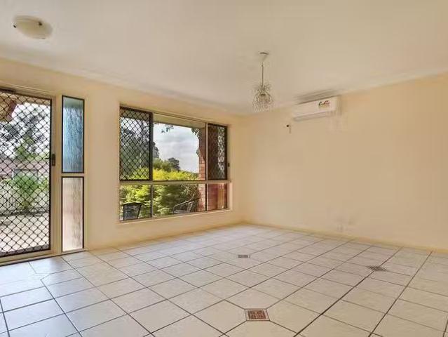 Nice 8 Fraser Place, Forest Lake, QLD 4078