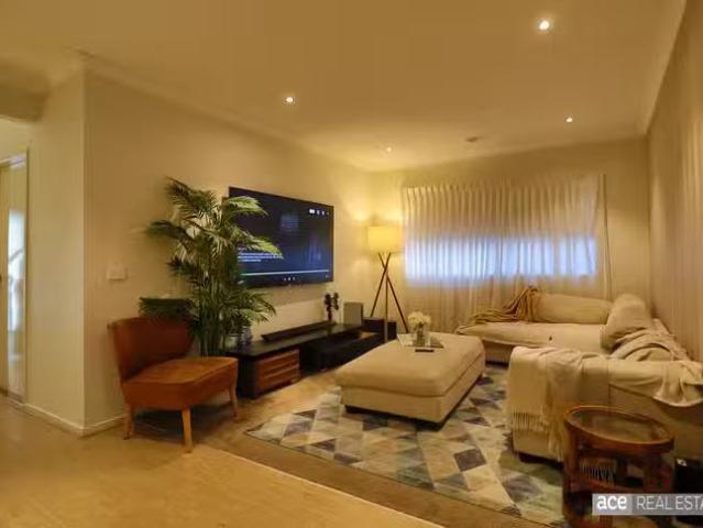 Cozy 8 Jamaica Street, Point Cook, VIC 3030