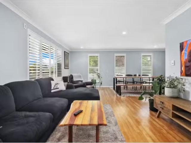 Nice 8 Larry Dwyer Way, Orange House for rent Listed by Rache.