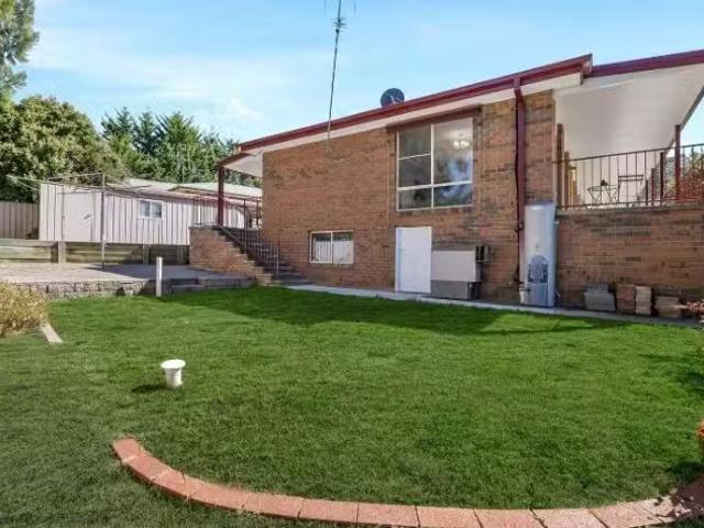 Just in! 8 Russell Place, Karabar, NSW 2620