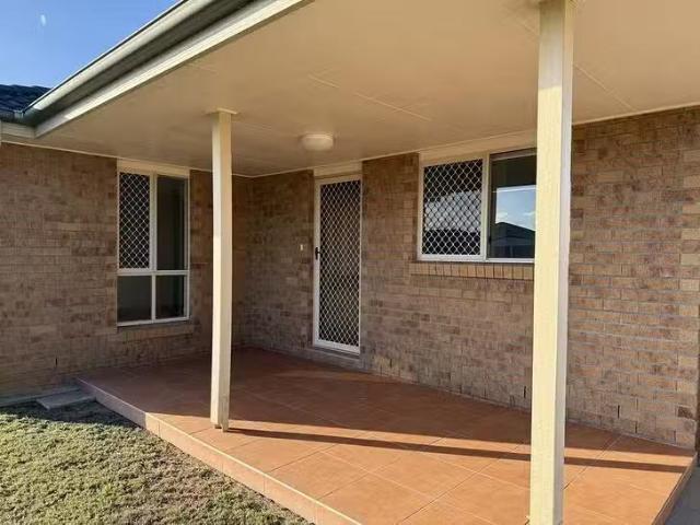 Rental! 8 The Strand East, Thabeban, QLD 4670