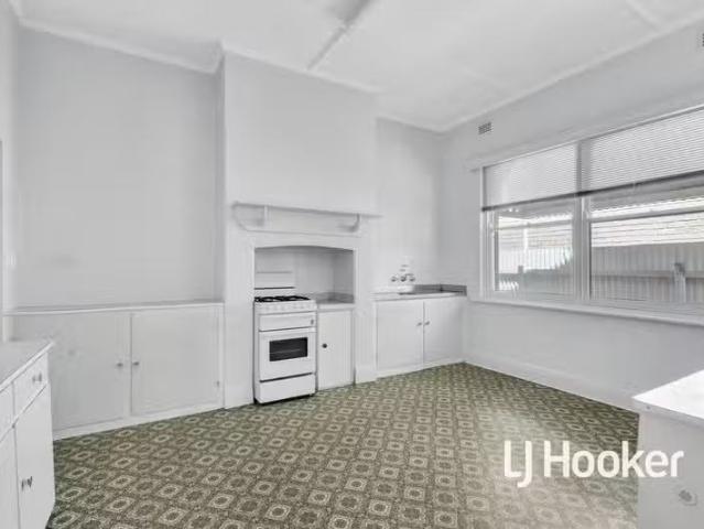 Rental! 8 Victoria Street, Glandore SA 5037