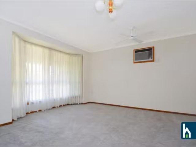 Cheap 8 Wattle Street, Gunnedah House for rent Listed by Leah.