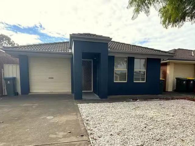 Just in! 8A Llewen Street, Hillcrest, SA 5086