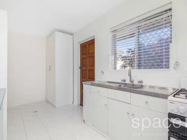 For Rent! 9/11 Stirling Road, Claremont, WA 6010