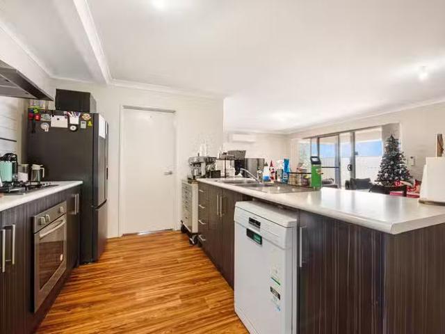 Charming 94 Moloney Street, Utakarra, WA 6530