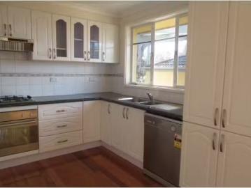 Deal! 94A Lachlan Street, Macquarie Townhouse for rent Listed.