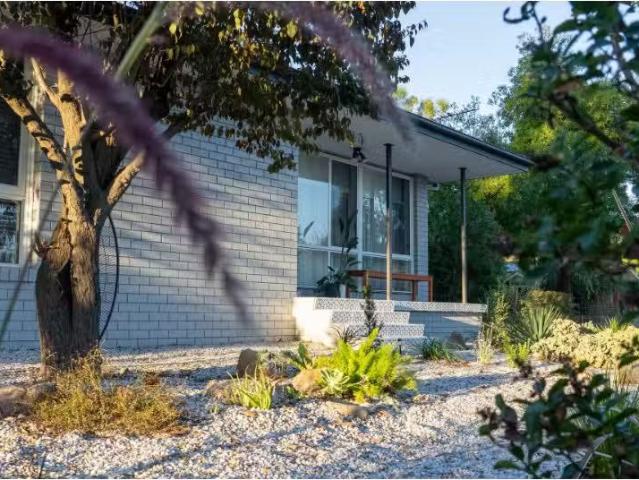 Nice 952 Pemberton Street, West Albury House for rent Listed.