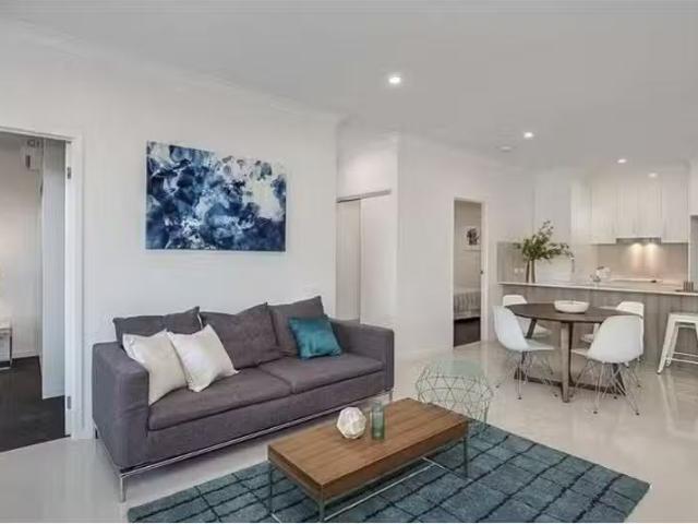 Just in! 9/68 Kitchener Street, COORPAROO Apartment for rent.