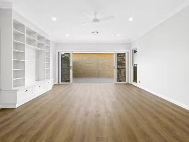 Deal! 96 Belmore Road, Lorn, NSW 2320