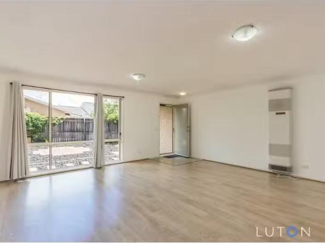 Nice 9/85 Macfarlane Burnet Avenue, Macgregor Townhouse for re.