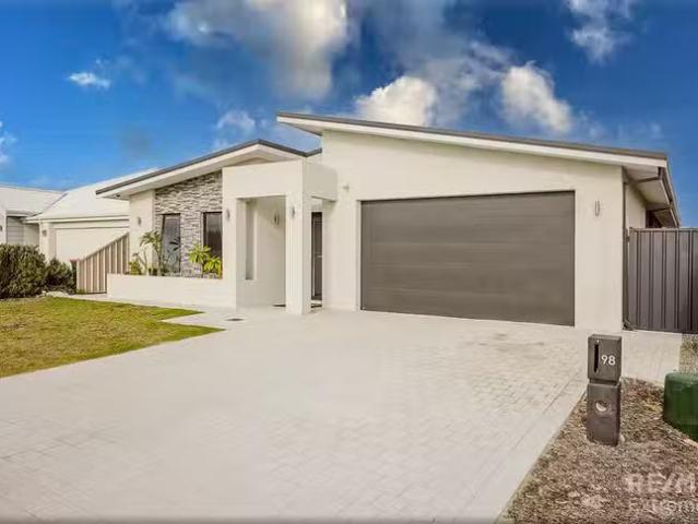 Deal! 98 Blaxland Avenue, Two Rocks, WA 6037