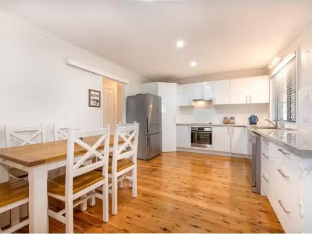 Rental! 98 St Clair Avenue, St Clair House for rent Listed by.