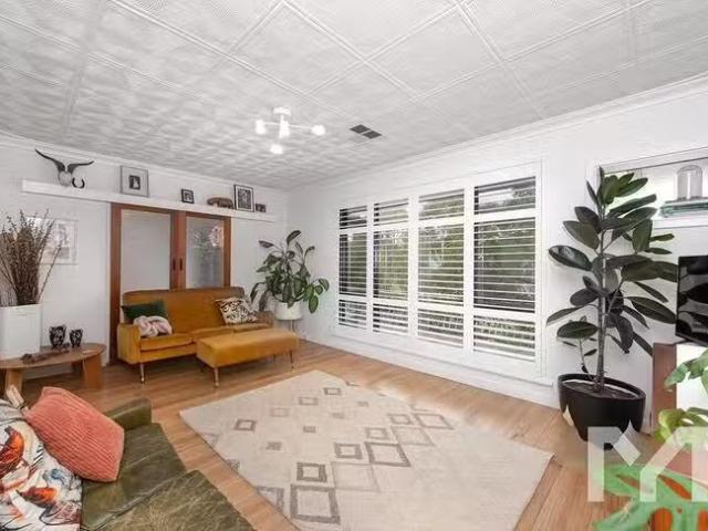 Nice 9 Badham Close, Beaconsfield, WA 6162
