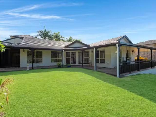 Unique 9 Benalla Court, PARKWOOD, QLD 4214 House for Rent