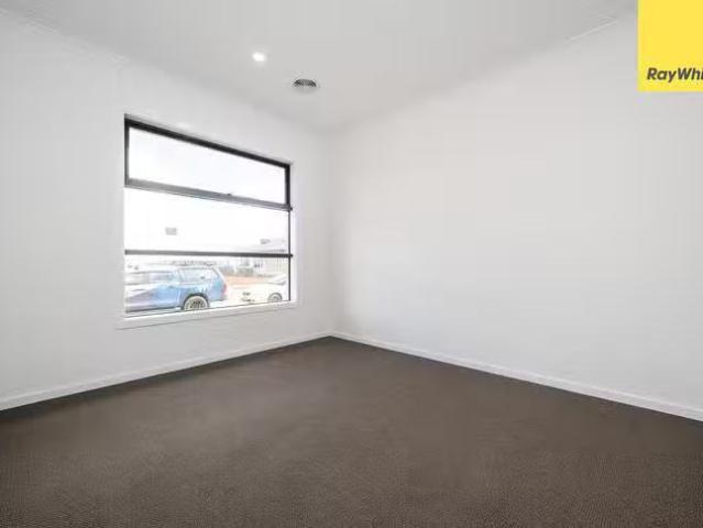 For Rent! 9 Codrington Street, Melton South, VIC 3338