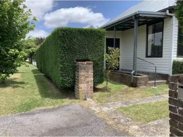 Deal! 9 East Street, Moss Vale House for rent Listed by Mckil.