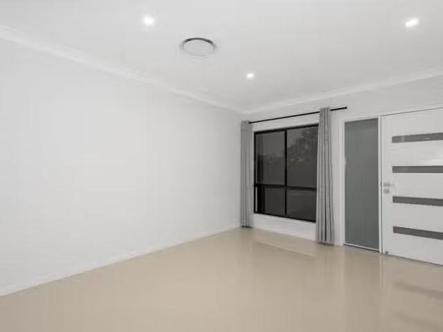 Cozy 9 Elise Avenue, Coomera, QLD 4209