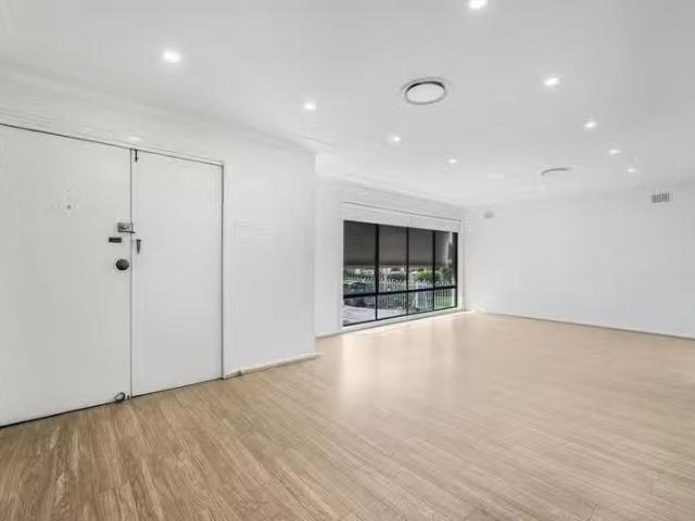 Cozy 9 Fiona Street, Mount Pritchard NSW 2170