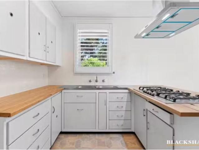 Just in! 9 Fox Place, Lyneham House for rent Listed by Lauren.