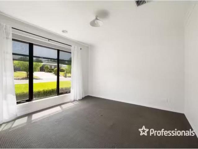 Cheap 9 Loch Court, Thurgoona House for rent Listed by Daisy.