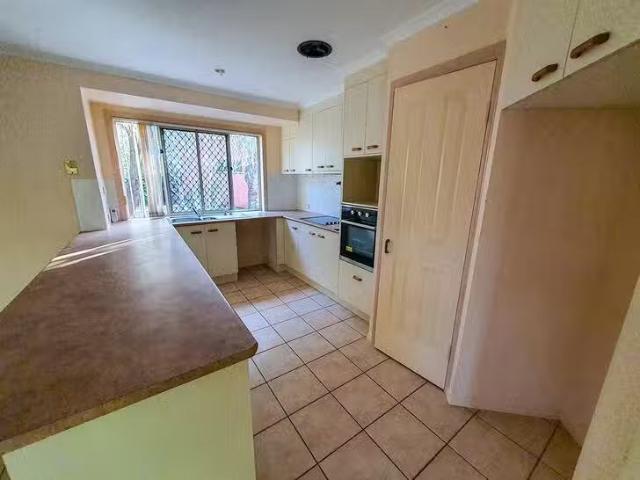 Cheap 9 Spyglass Hill Court, Coral Cove, QLD 4670