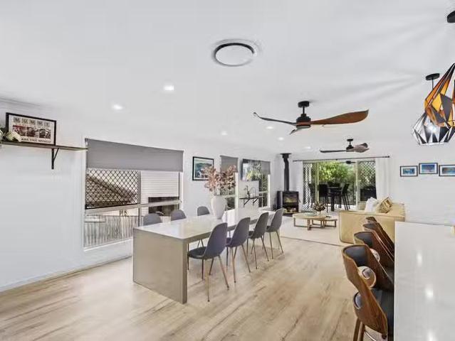 Cheap 9 Tralee Court, Carrara, QLD 4211